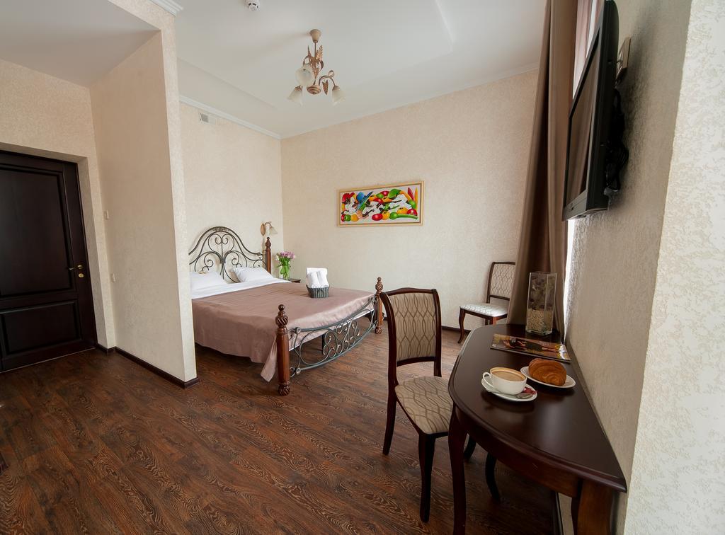 Zenith Hotel Odessa Zimmer foto