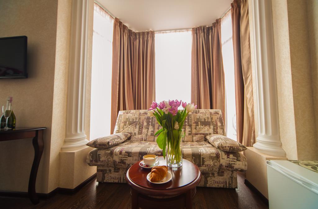 Zenith Hotel Odessa Zimmer foto