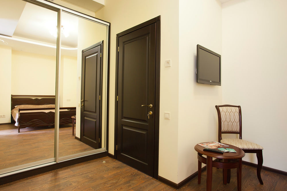 Zenith Hotel Odessa Exterior foto